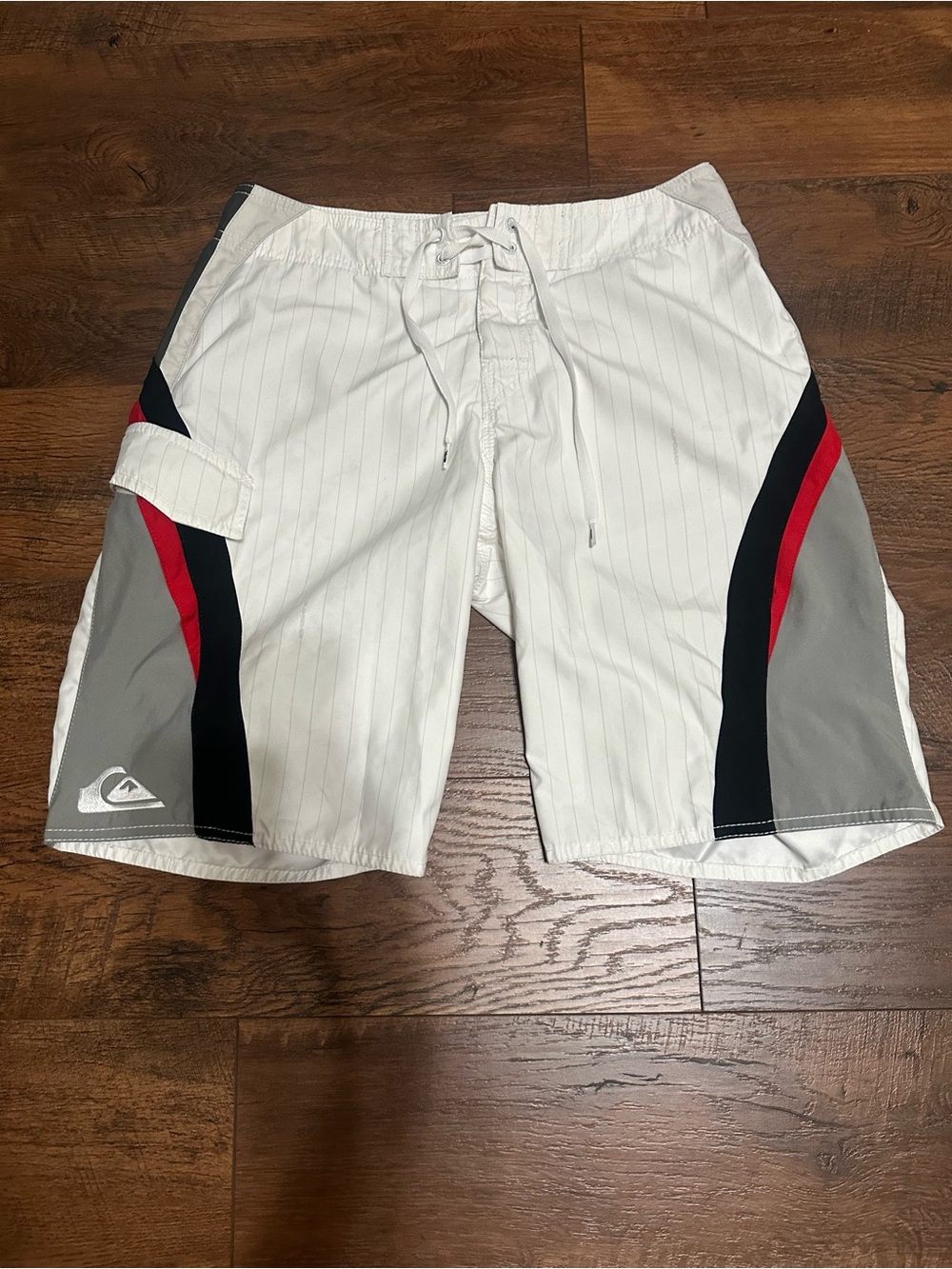 Quiksilver White Board Shorts with Gray, Black & Red Accents size 30